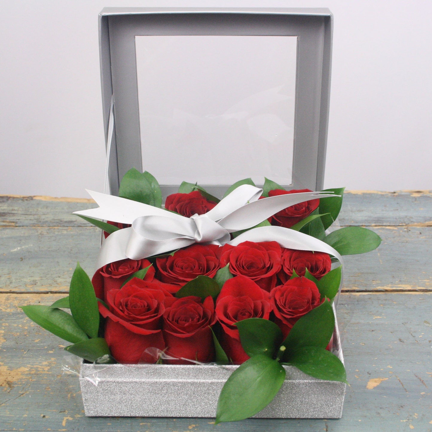 Love In The Box ( one dozen roses )