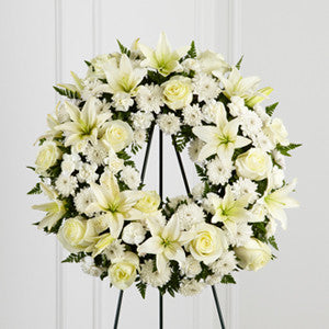 Wreath - The Treasured Tribute™ Wreath J-S3-4442